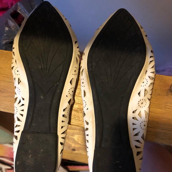 White pointed toe shoes for summer new - Picture 2 of 3